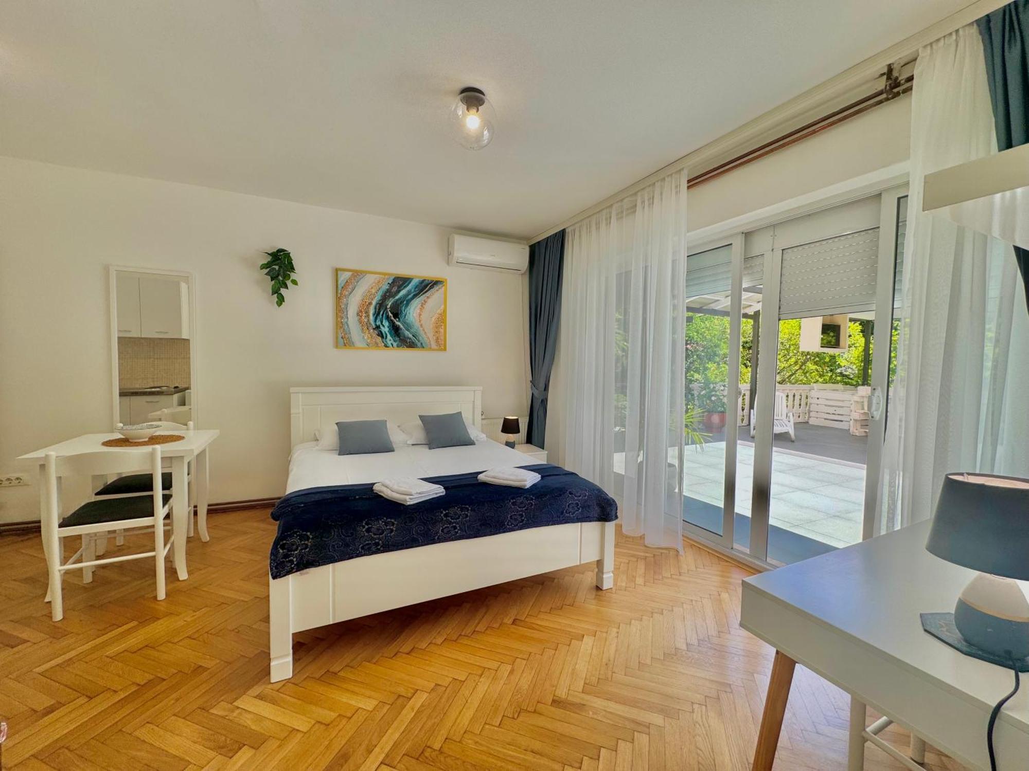 Apartment For-a